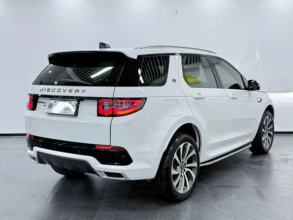 Land Rover Discovery Sport 2023 — фото 5