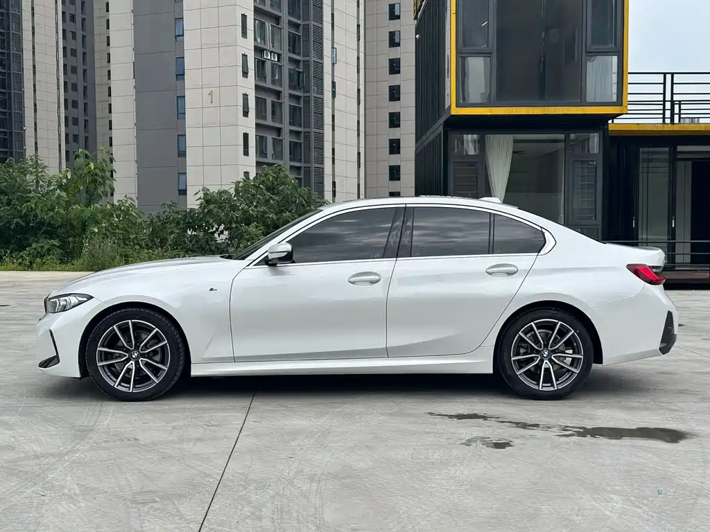 BMW 3 Series 2023