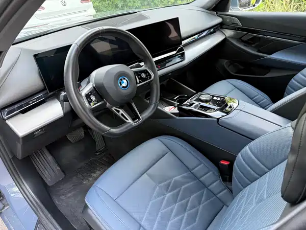 BMW i5 2024