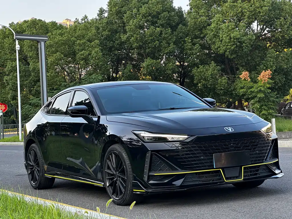 Changan UNI-V 2022 — фото 3