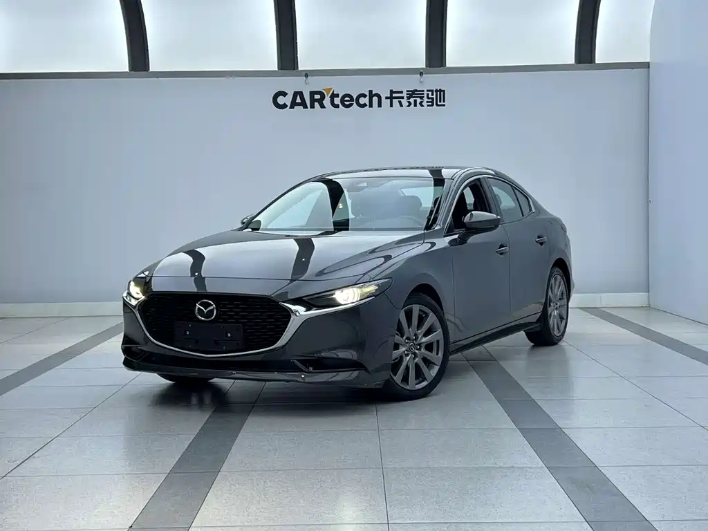 Mazda 3 Axela 2023 — фото 1
