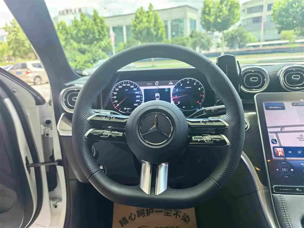 Mercedes-Benz C-Class 2025 — фото 13
