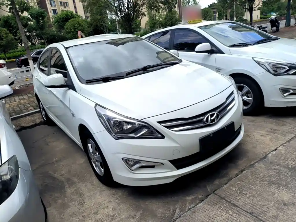 Hyundai Verna 2015 — фото 4