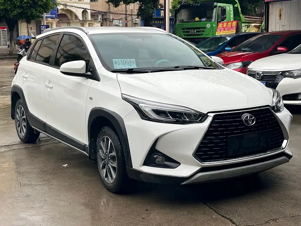 Toyota Yaris L 2022