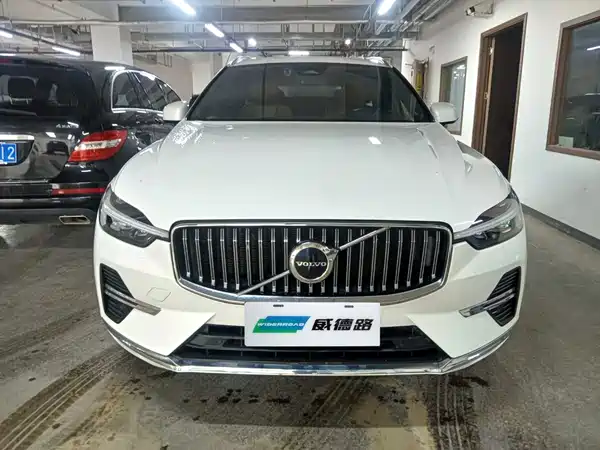 Volvo XC60 2022