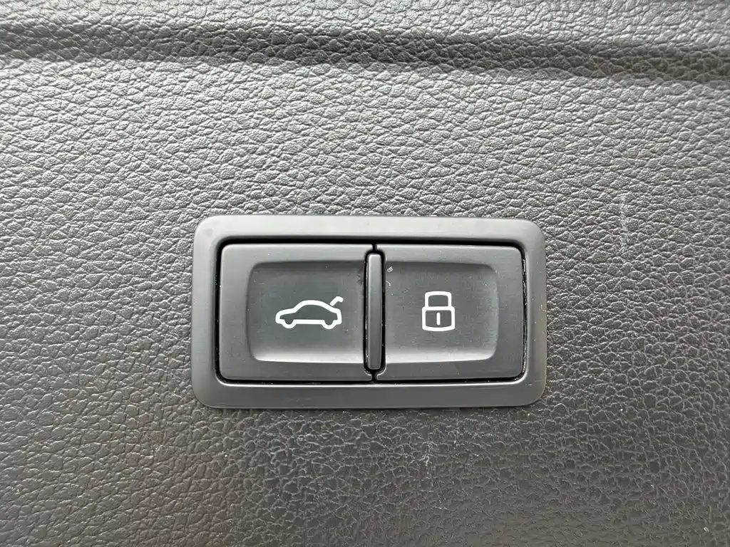 Audi Q5L 2022 — фото 18
