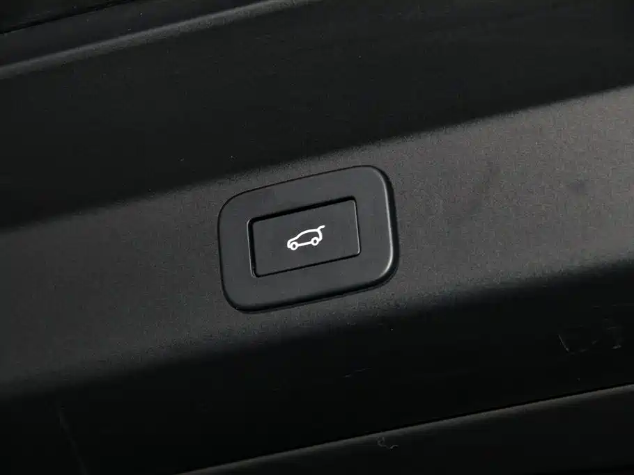 Land Rover Sport 2023 — фото 31