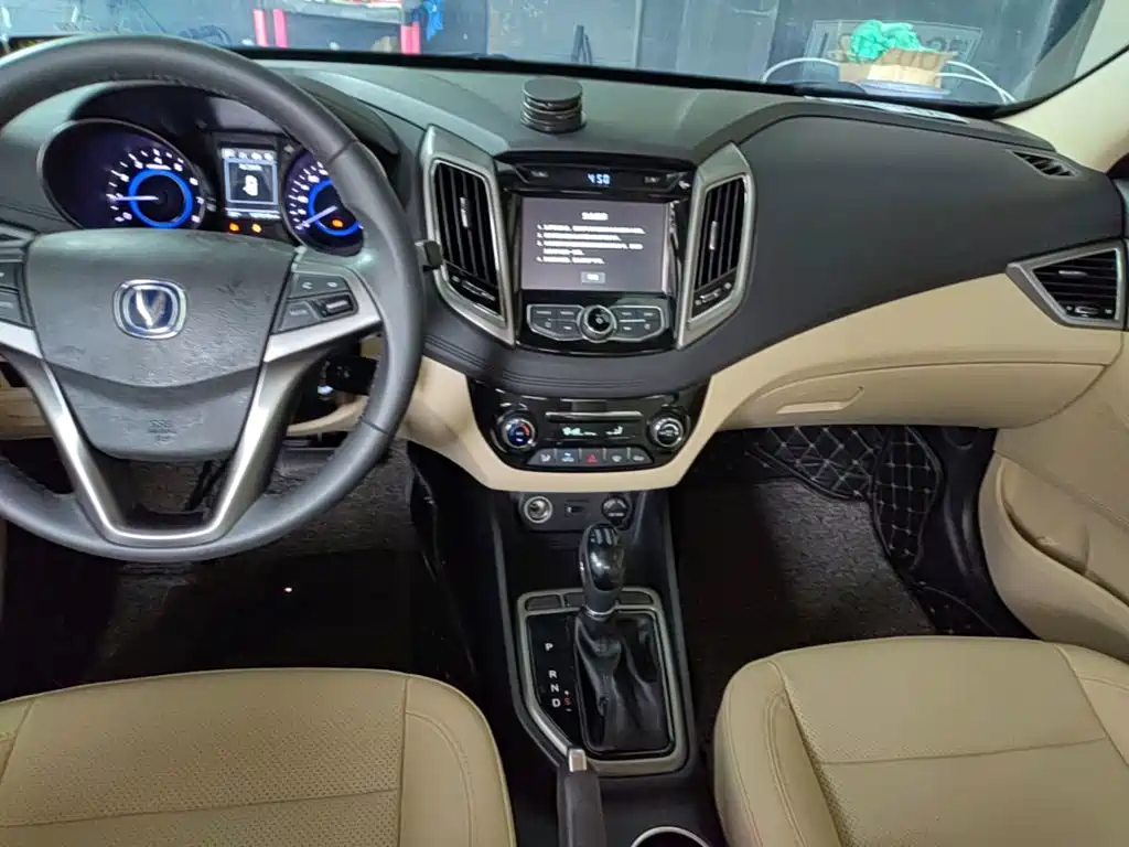 Changan Eado 2017 — фото 13