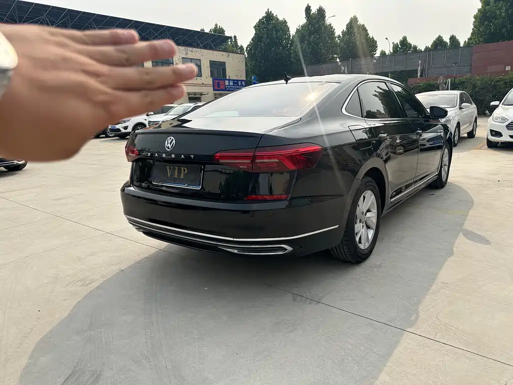 Volkswagen Passat 2019 — фото 9