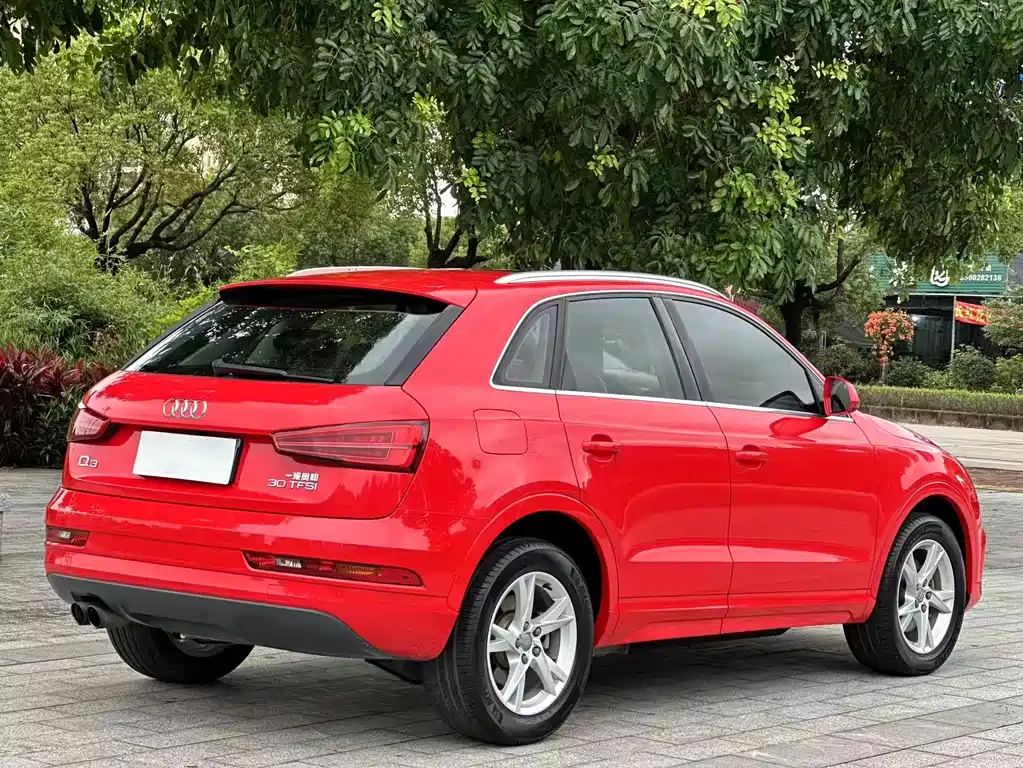 Audi Q3 2016 — фото 9