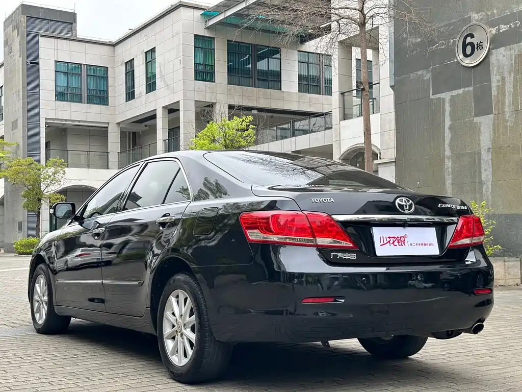 Toyota Camry 2016 — фото 7
