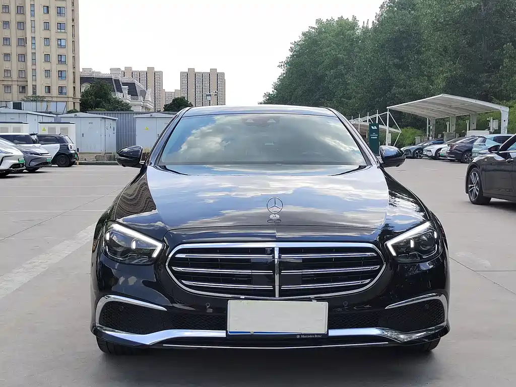 Mercedes-Benz E-Class 2022