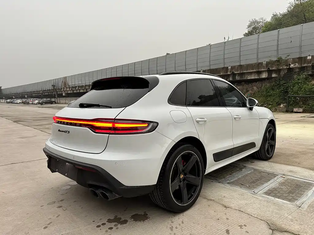 Porsche Macan 2018 — фото 9