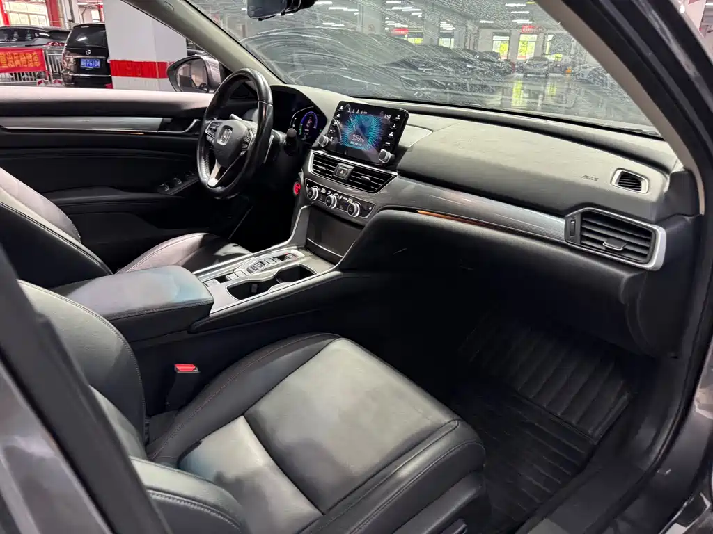 Honda Accord 2020 — фото 17