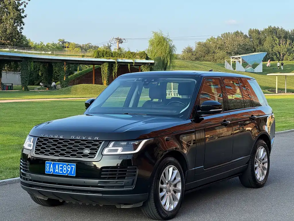 Land Rover Range Rover 2018 — фото 1
