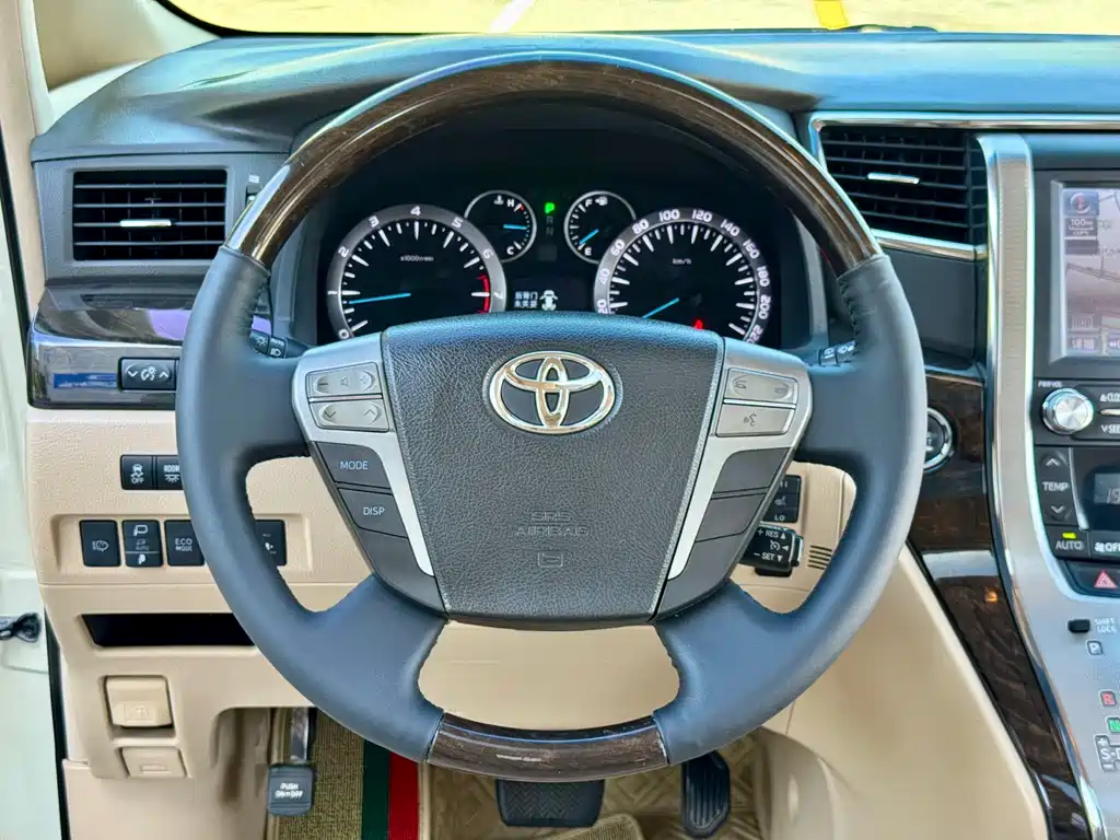 Toyota Alphard 2012 — фото 6
