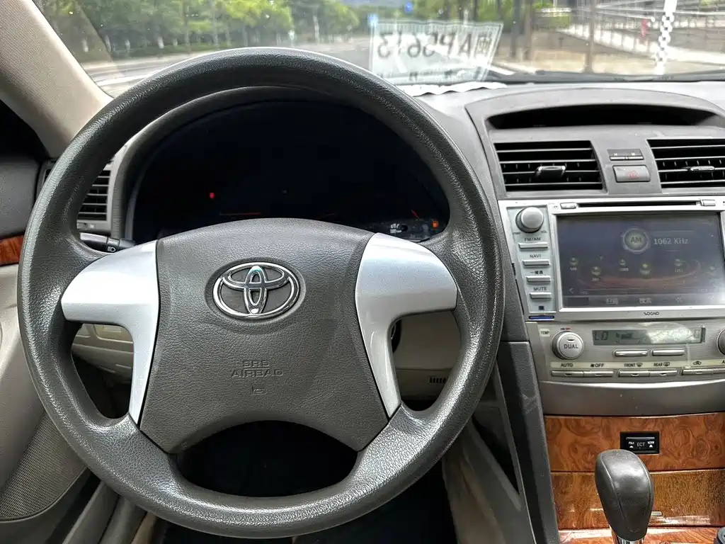 Toyota Camry 2009 — фото 4