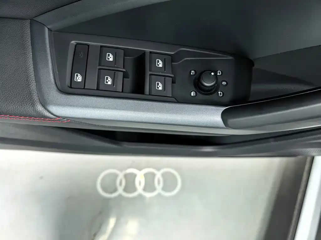 Audi Q3 2022 — фото 12