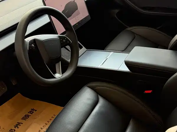 Tesla Model 3 2025