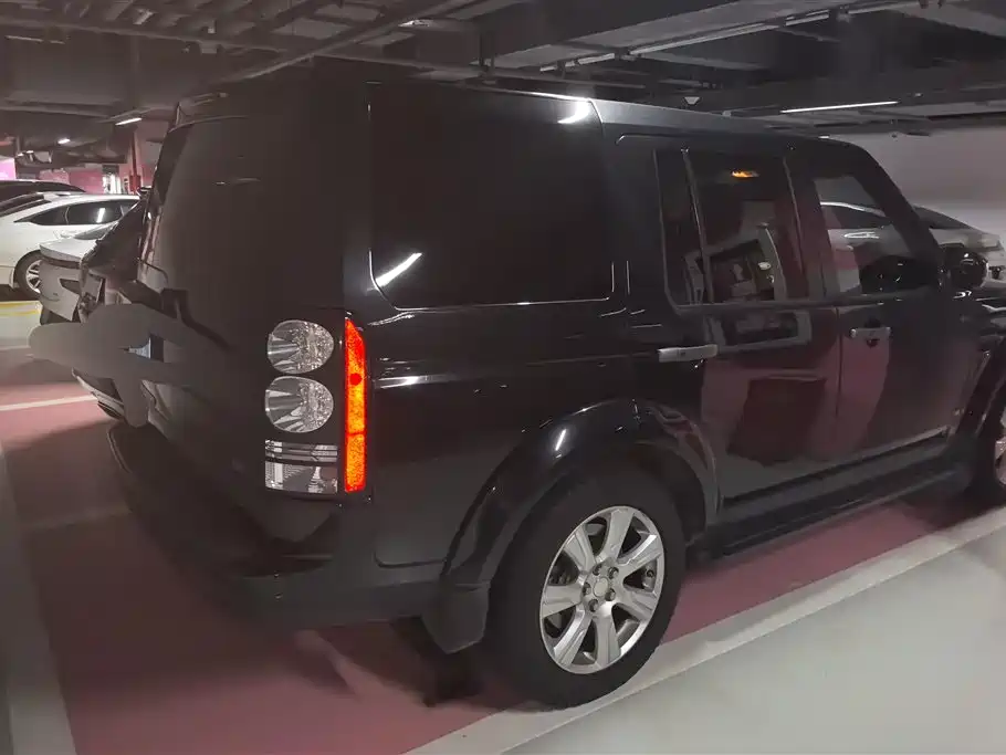Land Rover Discovery 2015 — фото 3