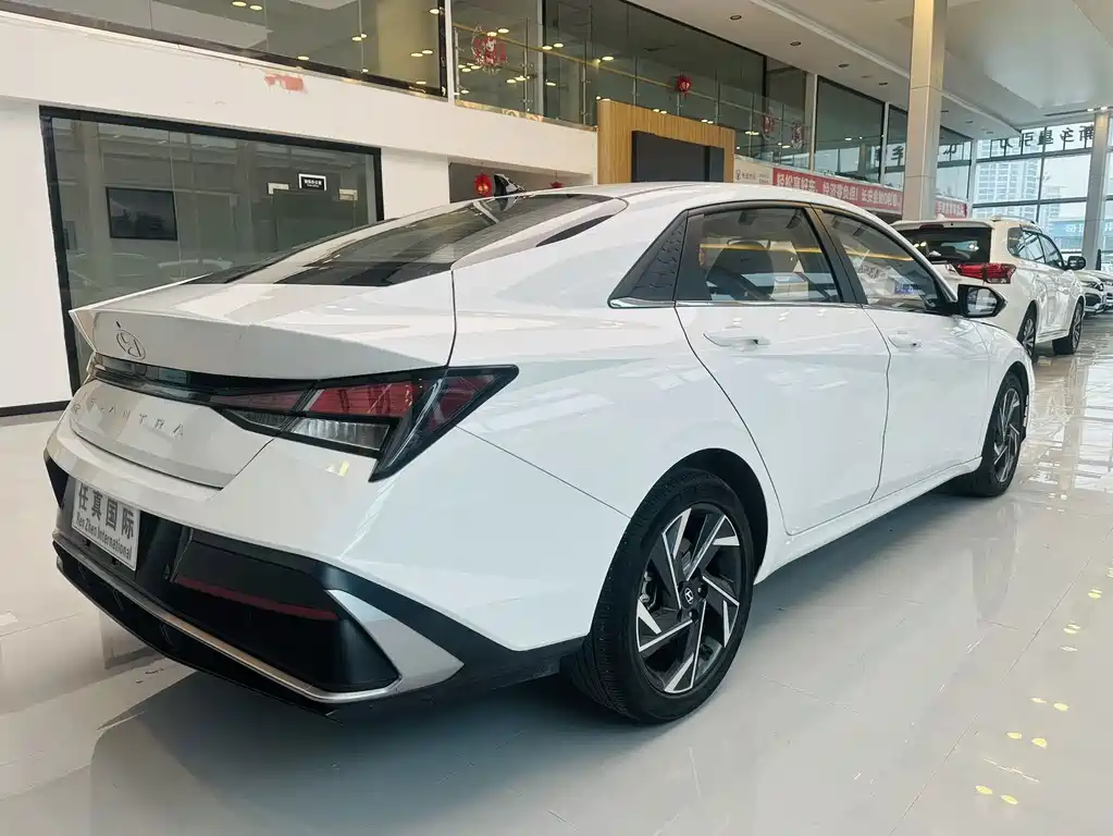 Hyundai Elantra 2023