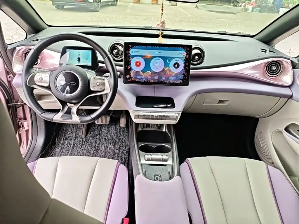 BYD Dolphin 2022 — фото 10