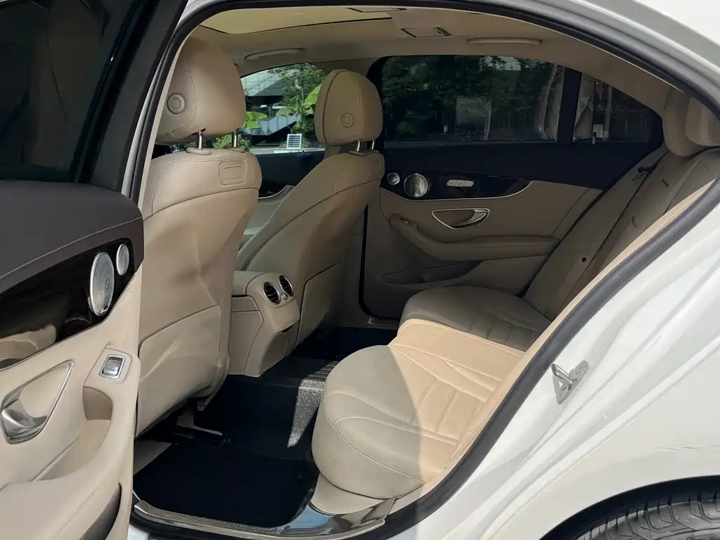 Mercedes-Benz C-Class 2018 — фото 11