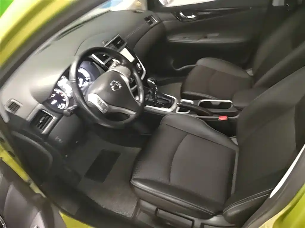 Nissan Tiida 2017 — фото 15