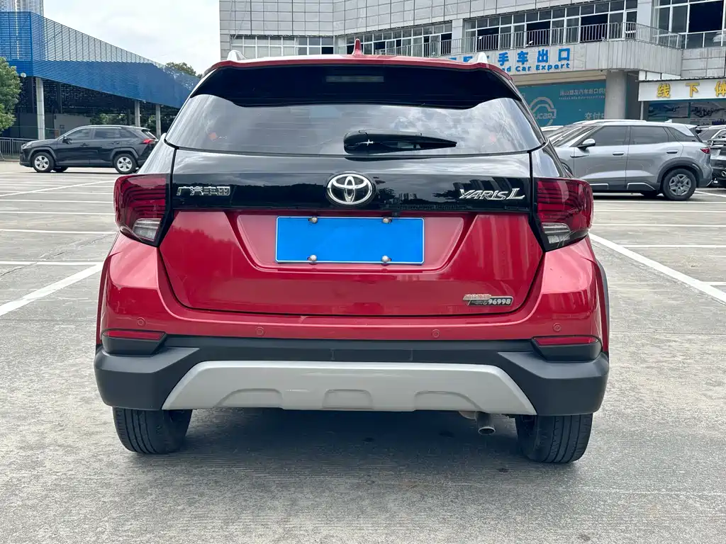 Toyota Yaris L 2020 — фото 8