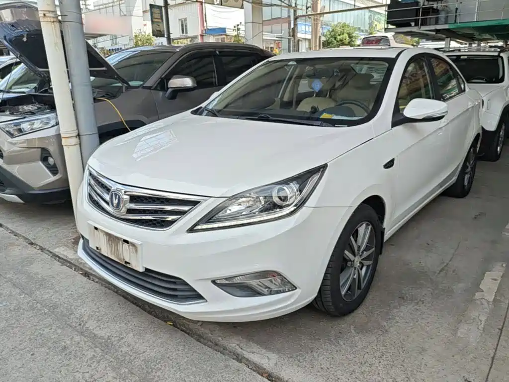 Changan Eado 2017 — фото 2