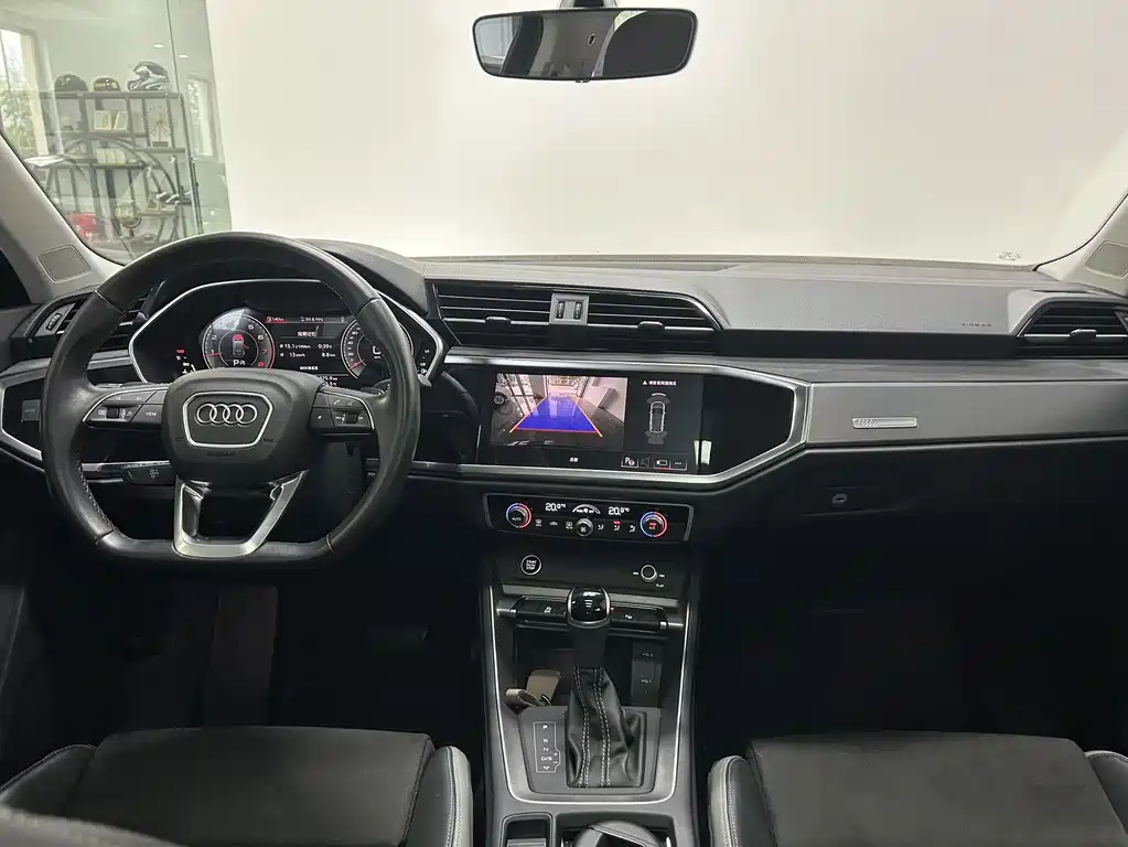 Audi Q3 2023 — фото 13