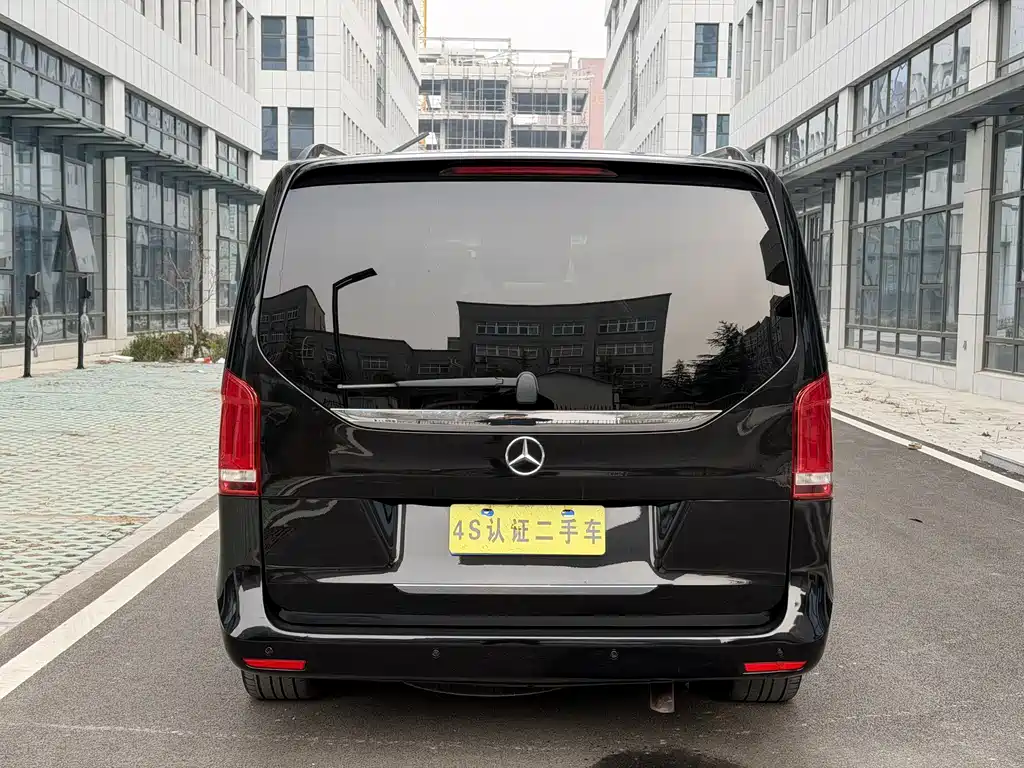 Mercedes-Benz V-Class 2019 — фото 29