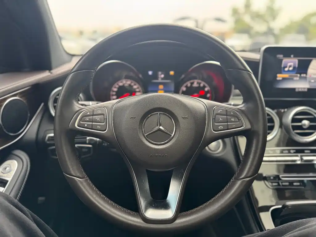 Mercedes-Benz GLC 2017 — фото 10