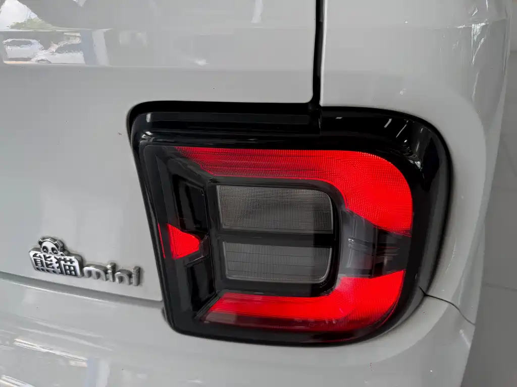 Geely Galaxy Panda 2025 — фото 16