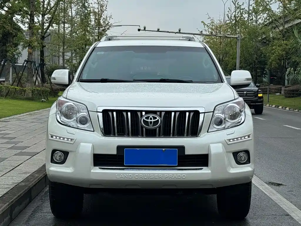 Toyota Prado 2013 — фото 2