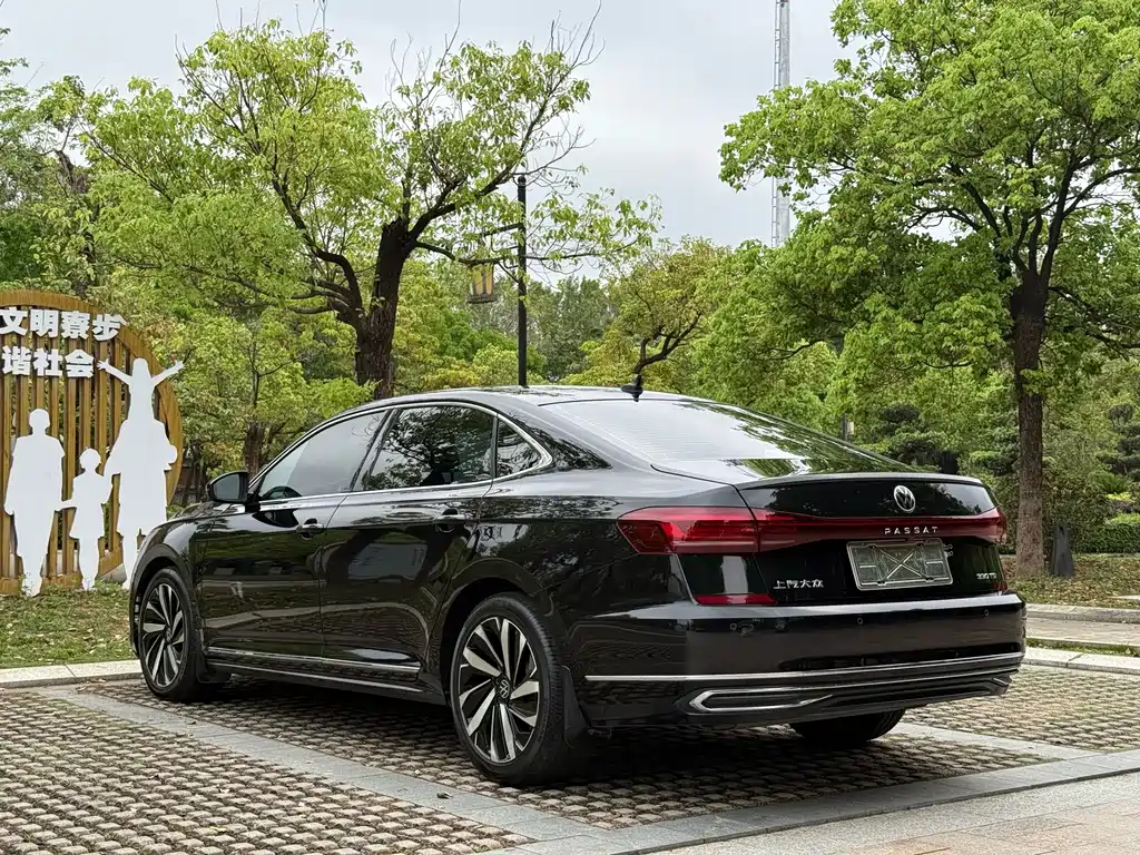 Volkswagen Passat 2021 — фото 13