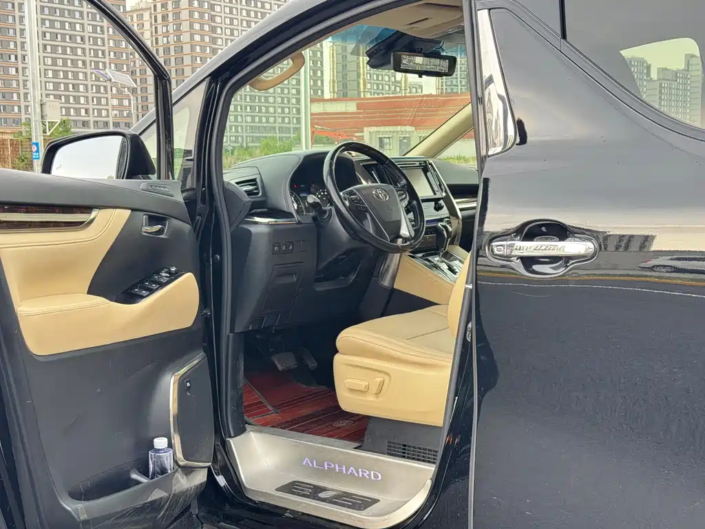 Toyota Alphard 2020 — фото 10