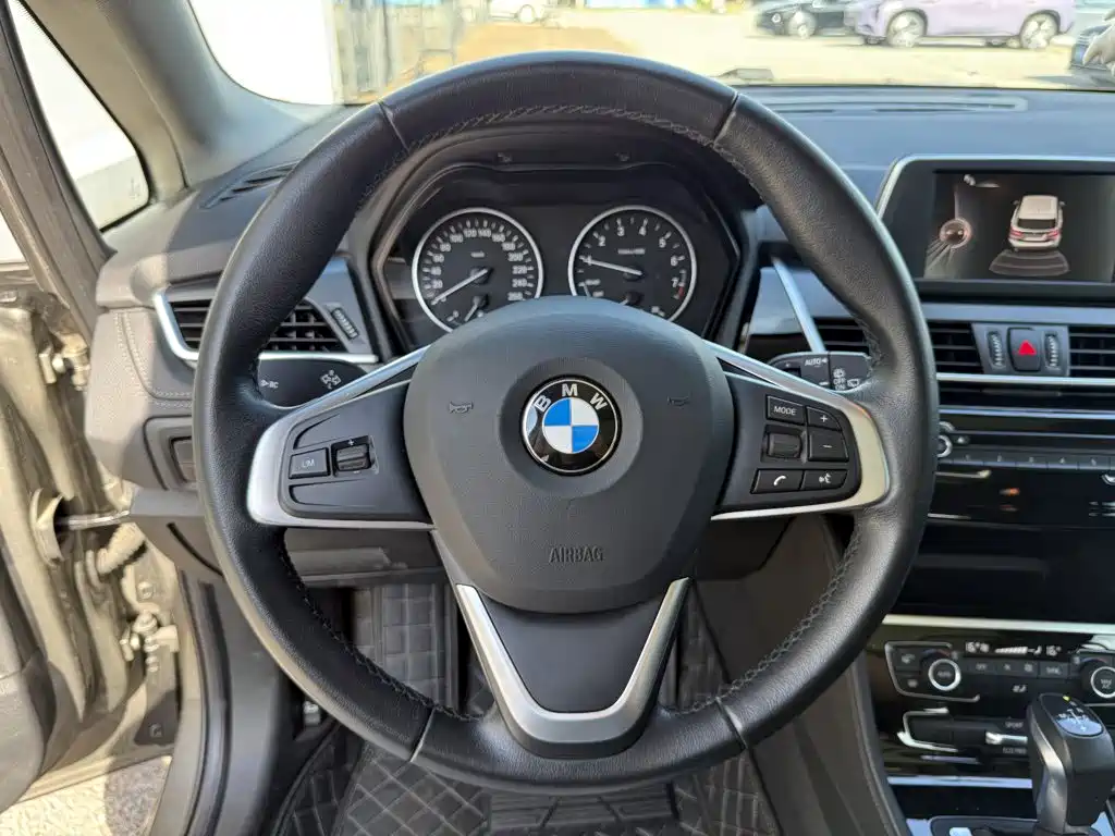 BMW 2 Series Station Wagon 2017 — фото 20