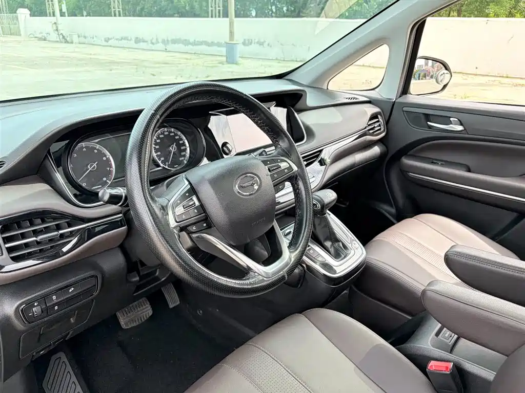 GAC Motor Trumpchi M6 2020 — фото 5