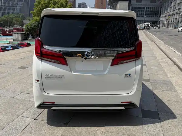 Toyota Alphard 2023