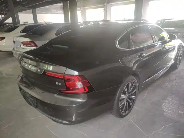 Volvo S90 2022