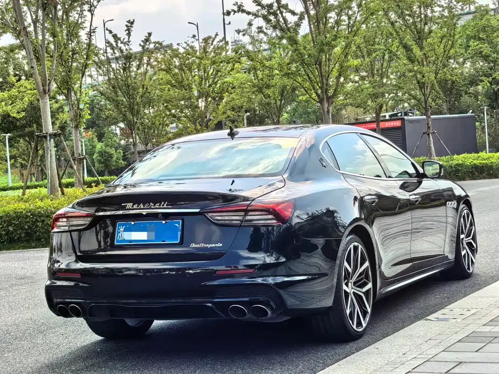 Maserati Quattroporte 2016 — фото 6