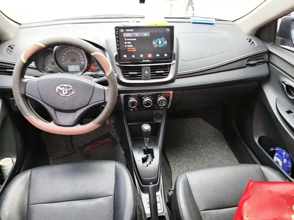 Toyota Yaris L 2020 — фото 10