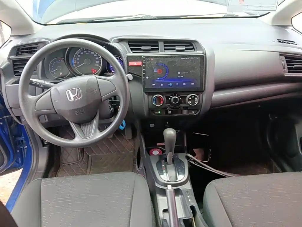 Honda Fit 2017 — фото 10