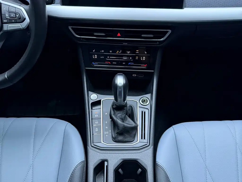 Volkswagen Lavida 2022 — фото 16