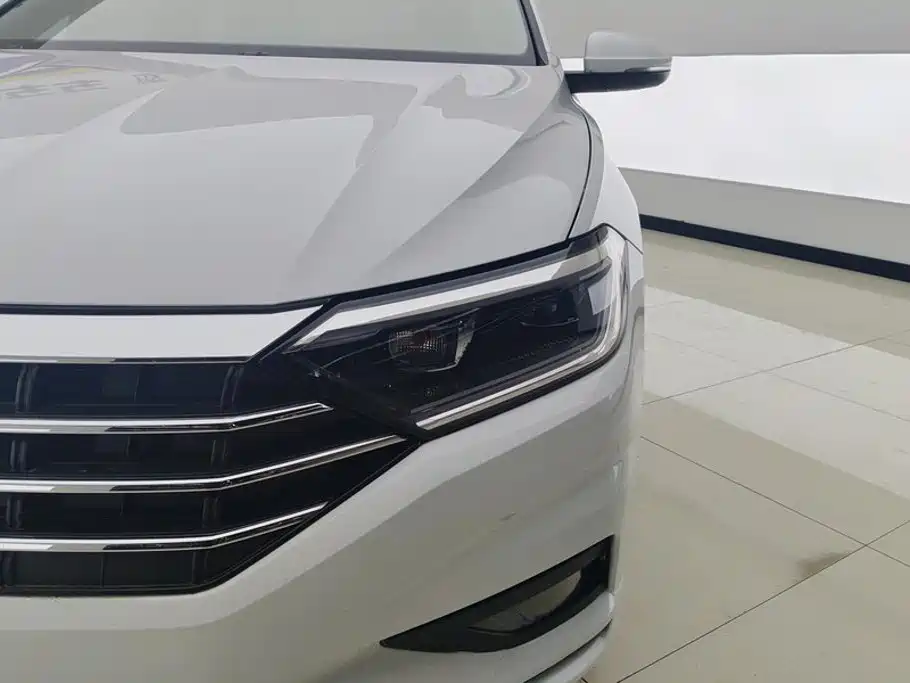 Volkswagen Sagitar 2020