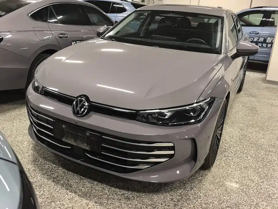 Volkswagen Passat 2024