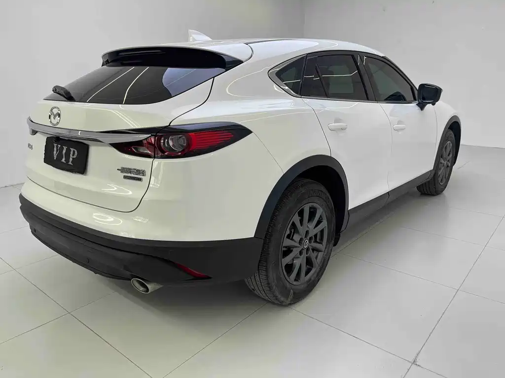 Mazda CX-4 2023