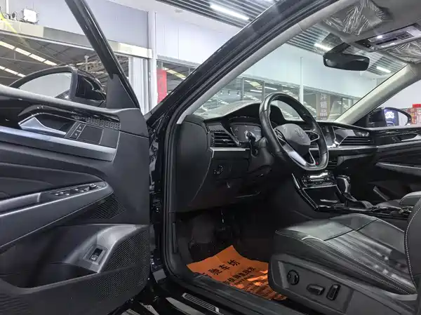 Volkswagen Passat 2023