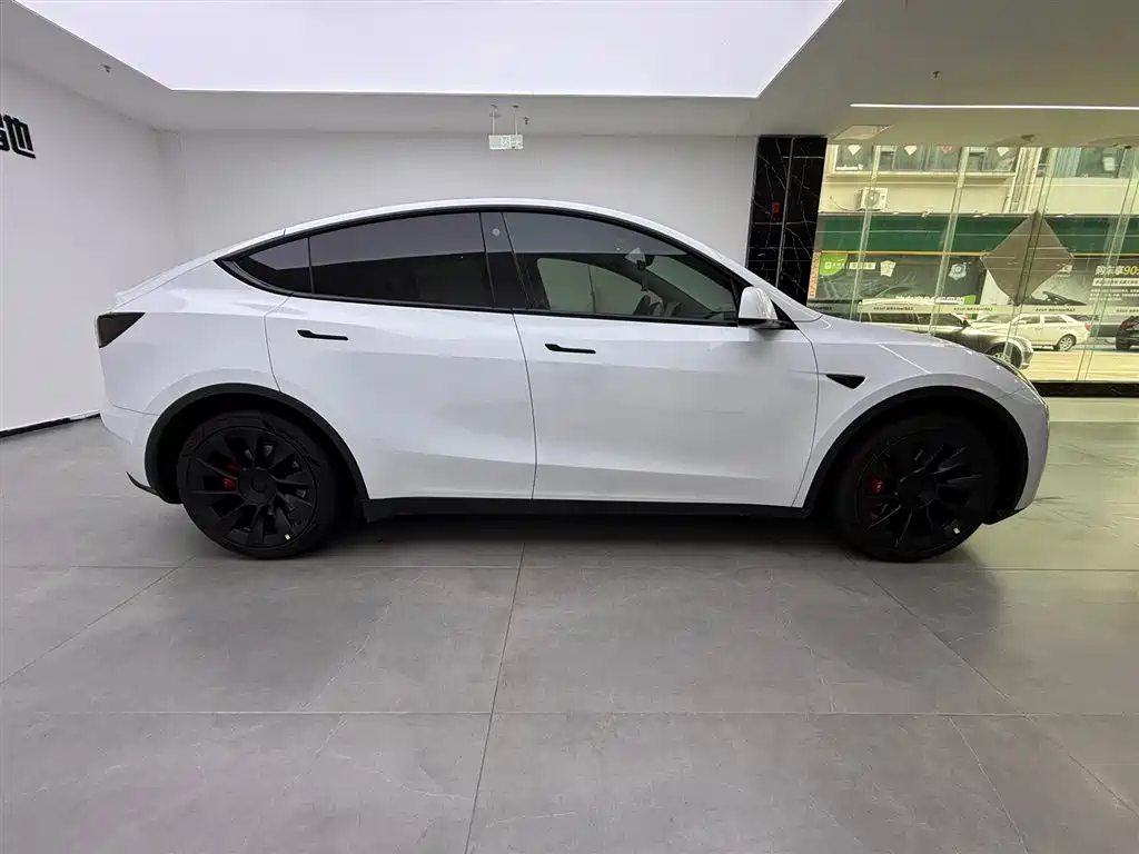 Tesla Model Y 2022 — фото 4